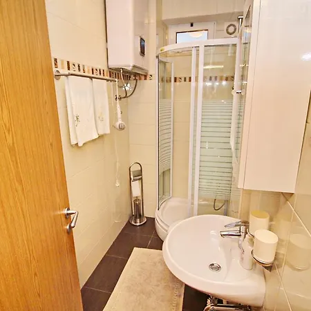 Happy Apartment *